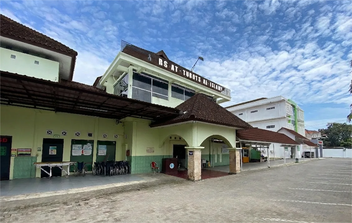 Fasilitas Medis Rumah Sakit At-Turots Al-Islamy